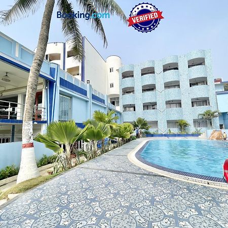 Hotel V-I Near Sea , Puri Private-Park -Gym-Spa Fully-Airconditioned-Hotel Lift-And-Parking-Facilities Breakfast-Included المظهر الخارجي الصورة