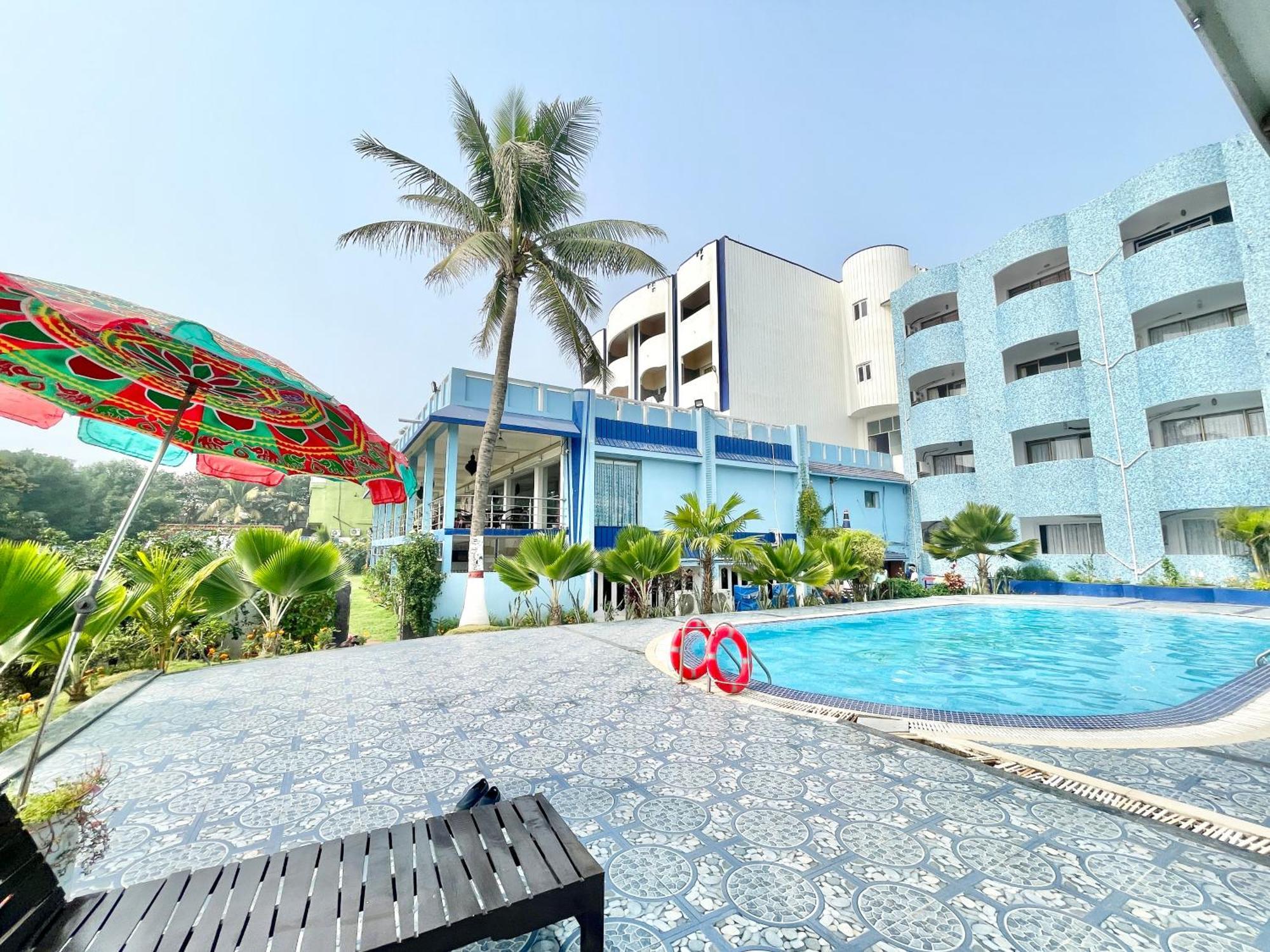 Hotel V-I Near Sea , Puri Private-Park -Gym-Spa Fully-Airconditioned-Hotel Lift-And-Parking-Facilities Breakfast-Included المظهر الخارجي الصورة