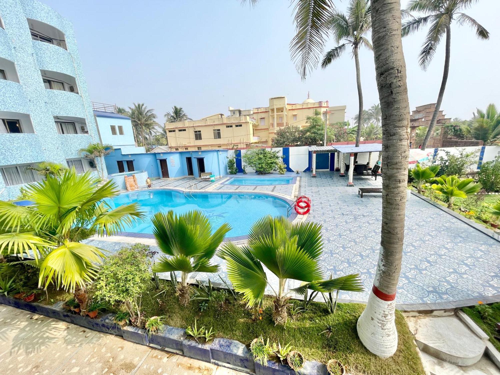 Hotel V-I Near Sea , Puri Private-Park -Gym-Spa Fully-Airconditioned-Hotel Lift-And-Parking-Facilities Breakfast-Included المظهر الخارجي الصورة