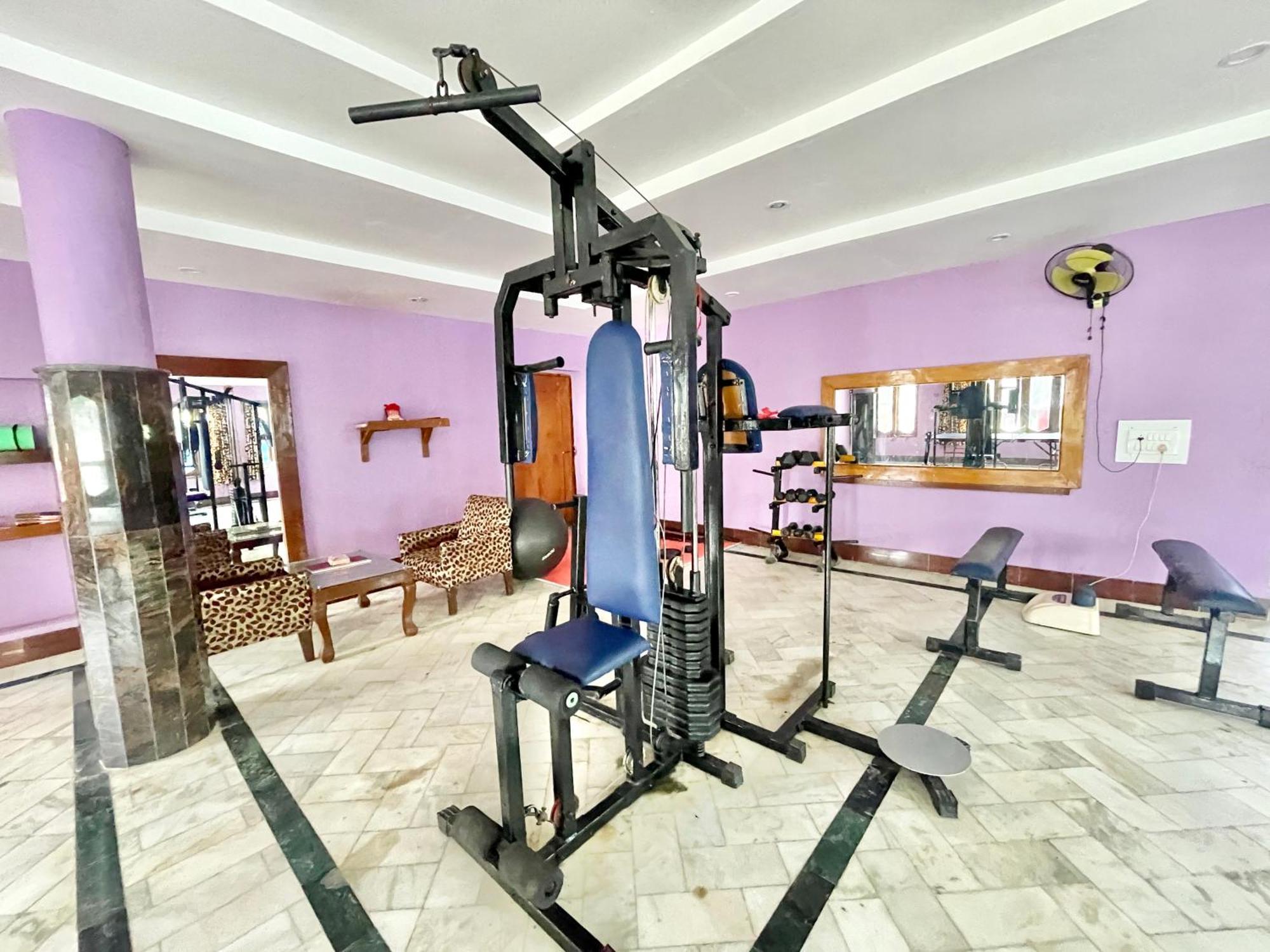 Hotel V-I Near Sea , Puri Private-Park -Gym-Spa Fully-Airconditioned-Hotel Lift-And-Parking-Facilities Breakfast-Included المظهر الخارجي الصورة